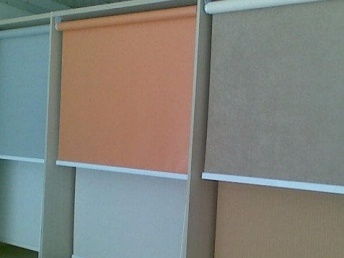 真武廟布藝窗簾定做與黎明辦公卷簾加工廠家 北京工裝裝修中的布藝窗簾選擇